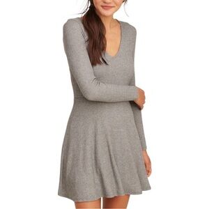 Hollister V-neck Fit and Flare long-sleeve dress size Small
